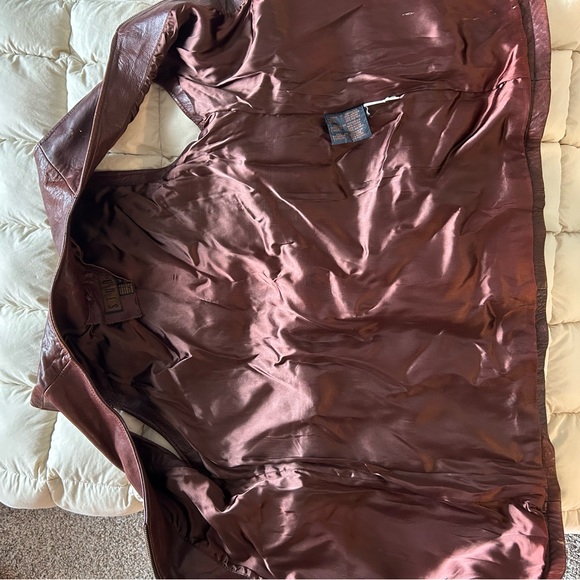 Brown Leather Jacket with a relaxed fit and open front design - Picture 9 of 12